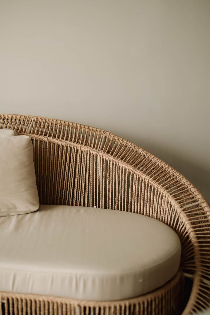 Poltrona redonda de rattan do Loft Maldivas